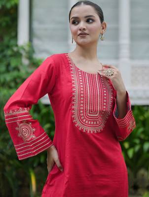 Women Ethnic Motifs Embroidered Regular Sequinned Kurta with Trousers 1