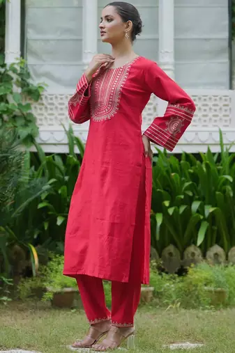 Women Ethnic Motifs Embroidered Regular Sequinned Kurta with Trousers