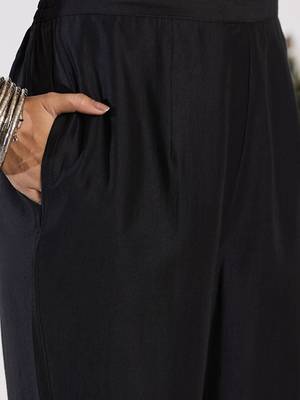 Floral Embroidered Yoke Design Round Neck Regular Kurta With Trouser & Dupatta 3