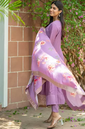 Women Floral Embroidered Regular Sequinned Kurta with Trousers & With Dupatta