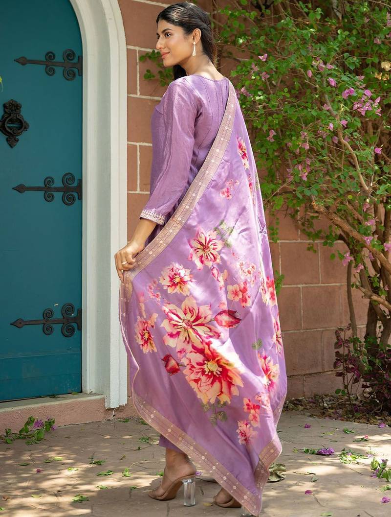Women Floral Embroidered Regular Sequinned Kurta with Trousers & With Dupatta