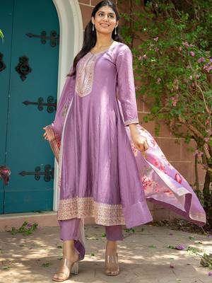 Women Floral Embroidered Regular Sequinned Kurta with Trousers & With Dupatta 6