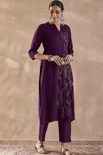 Women Floral Embroidered Regular Kurta with Trousers