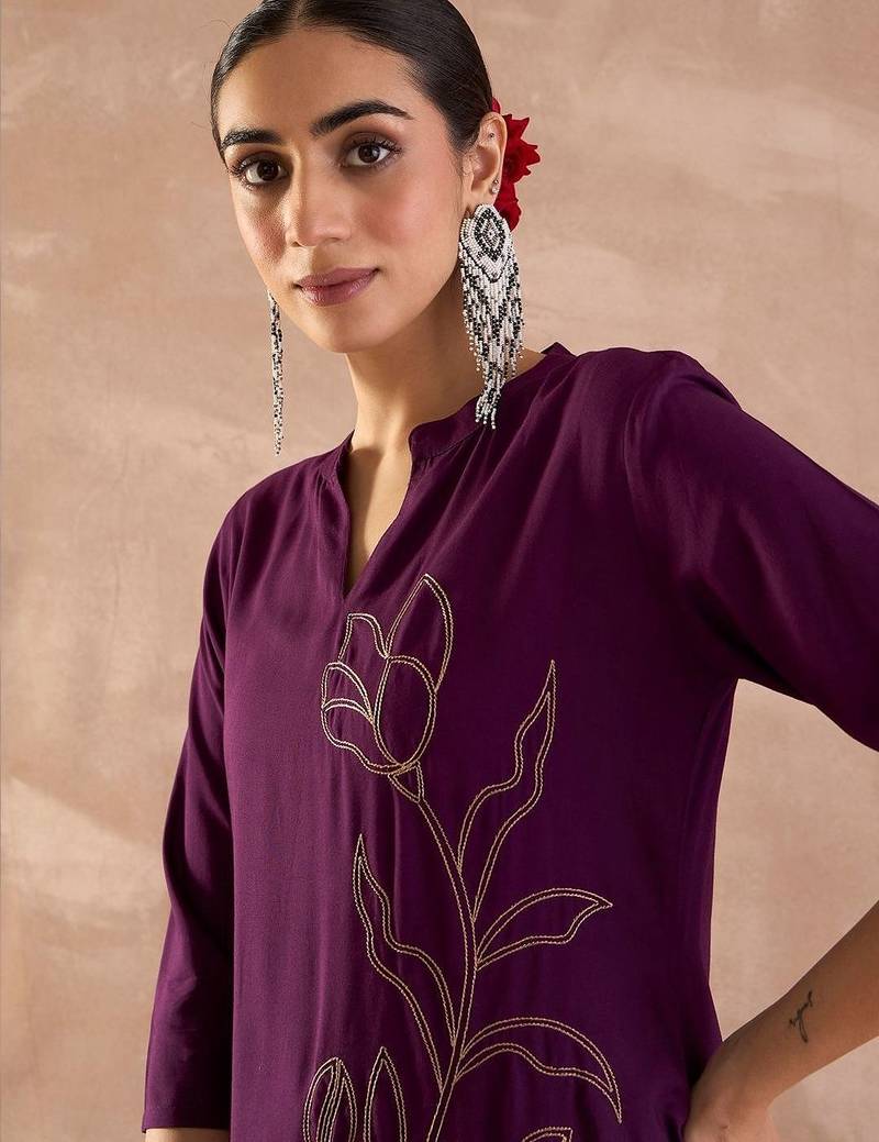 Women Floral Embroidered Regular Kurta with Trousers