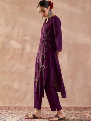 Women Floral Embroidered Regular Kurta with Trousers 3