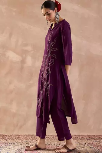 Women Floral Embroidered Regular Kurta with Trousers
