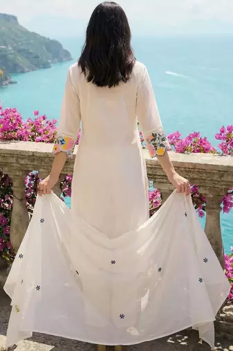 Women Floral Embroidered Regular Thread Work Pure Cotton Kurta with Trousers & With Dupatta