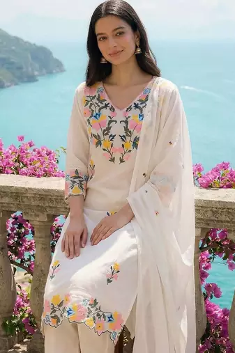 Women Floral Embroidered Regular Thread Work Pure Cotton Kurta with Trousers & With Dupatta