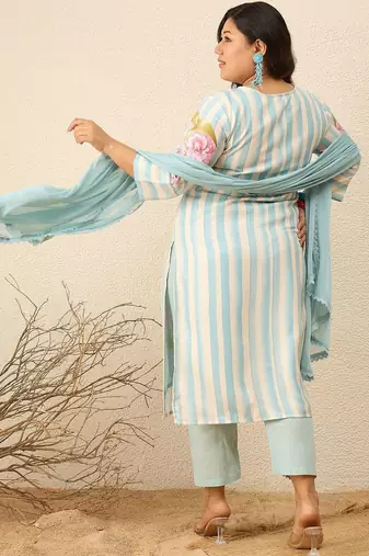 Plus Size Floral Printed Regular Kurta with Trousers & With Dupatta