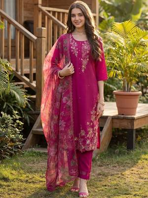 Women Floral Embroidered Regular Thread Work Liva Kurta with Trousers & With Dupatta 1