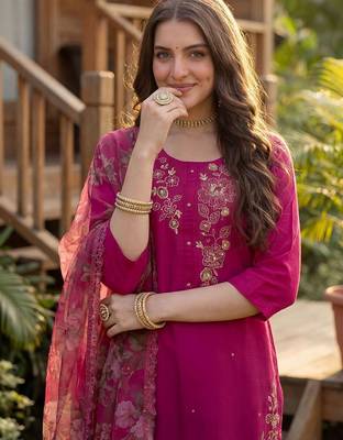 Women Floral Embroidered Regular Thread Work Liva Kurta with Trousers & With Dupatta 4
