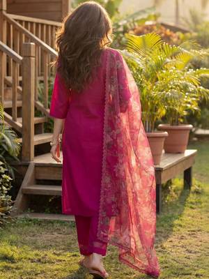 Women Floral Embroidered Regular Thread Work Liva Kurta with Trousers & With Dupatta 5