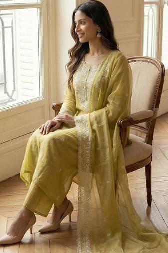 Women Ethnic Motifs Embroidered Regular Thread Work Kurta with Palazzos & With Dupatta