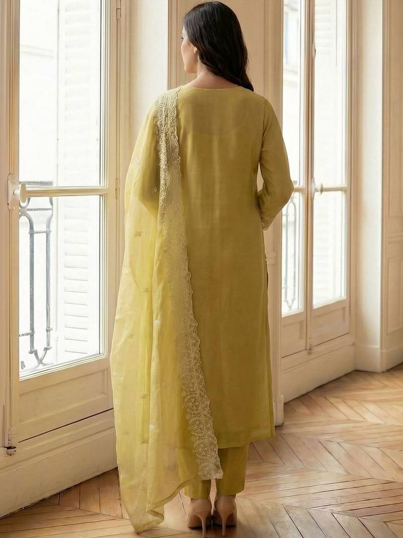 Women Ethnic Motifs Embroidered Regular Thread Work Kurta with Trousers & With Dupatta