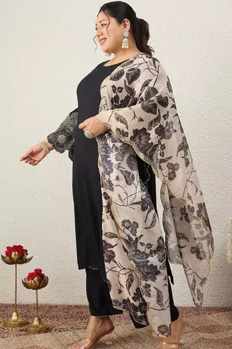 Plus Size Ethnic Motifs Regular Kurta with Trousers & With Dupatta