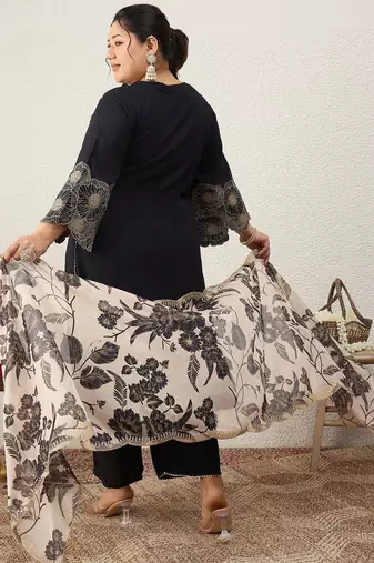 Plus Size Ethnic Motifs Regular Kurta with Trousers & With Dupatta