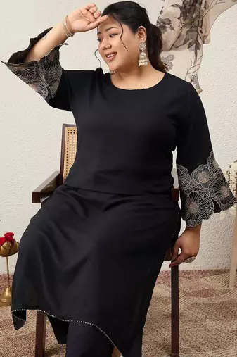 Plus Size Ethnic Motifs Regular Kurta with Trousers & With Dupatta