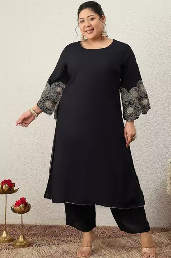 Plus Size Ethnic Motifs Regular Kurta with Trousers & With Dupatta