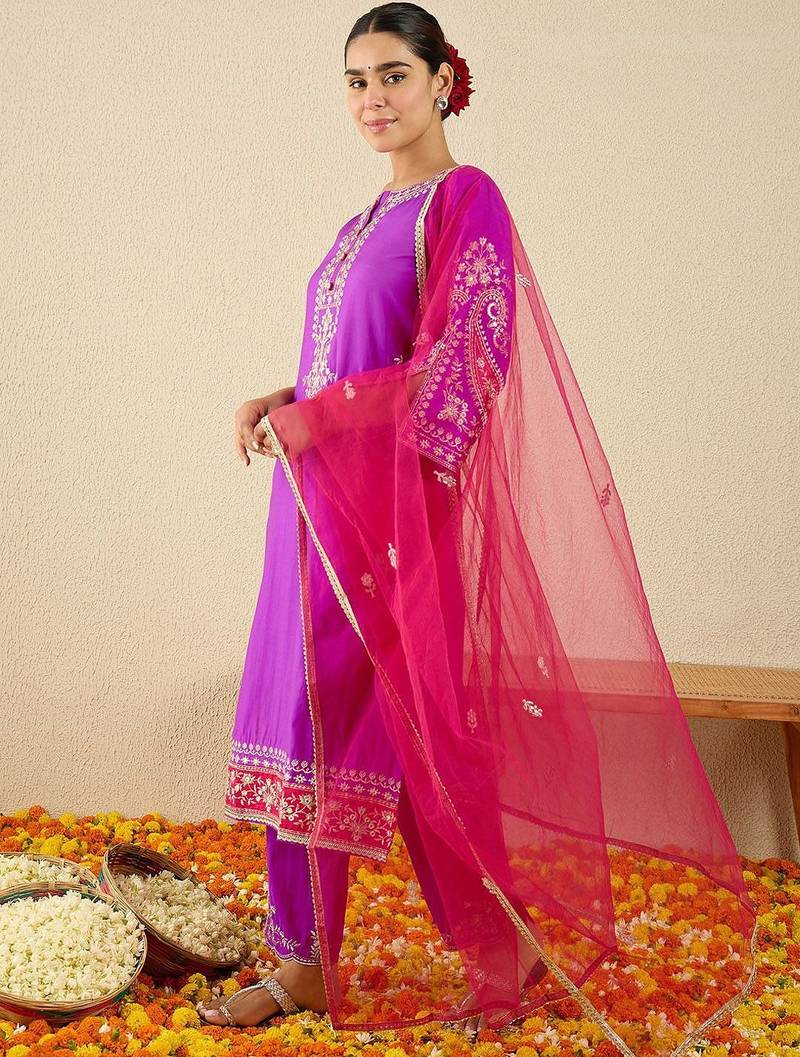 Women Ethnic Motifs Embroidered Zardozi Work Kurta with Trousers & Dupatta
