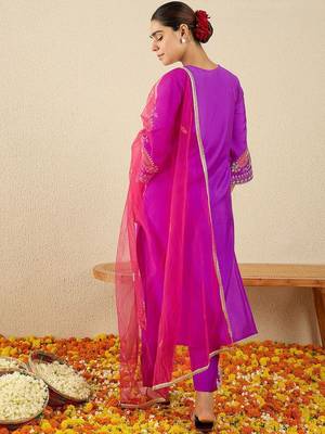 Women Ethnic Motifs Embroidered Zardozi Work Kurta with Trousers & Dupatta 5