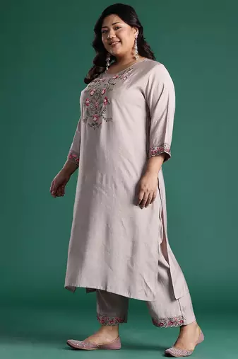 Plus Size Embroidered Regular Round Neck Kurta with Trousers & Dupatta