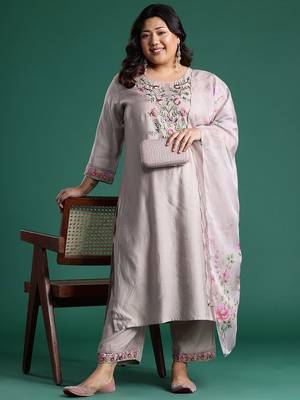 Plus Size Embroidered Regular Round Neck Kurta with Trousers & Dupatta 7