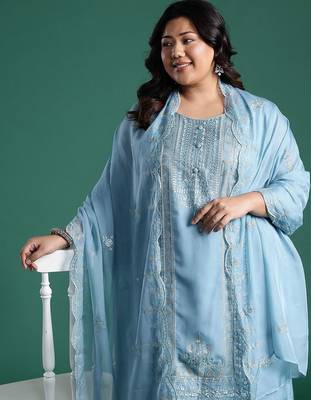 Plus Size Sequinned Kurta With Trousers & Dupatta 1