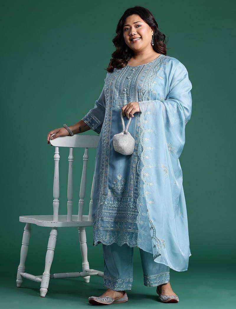 Plus Size Sequinned Kurta With Trousers & Dupatta