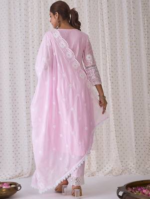 Floral Embroidered V-Neck Pure Cotton Kurta with Trousers & Dupatta 4