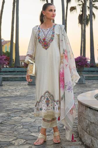 Women Floral Embroidered Regular Thread Work  Cotton Kurta with Trousers & With Dupatta