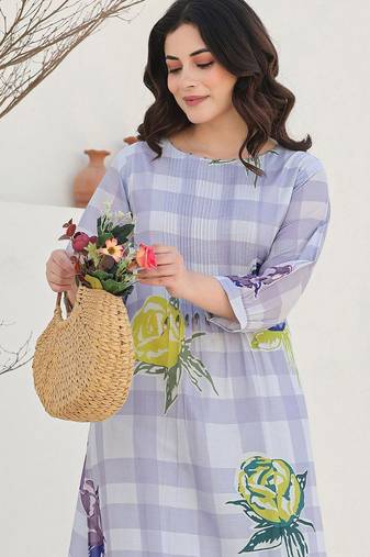 Women Floral Printed Regular Beads and Stones  Cotton Kurta with Trousers