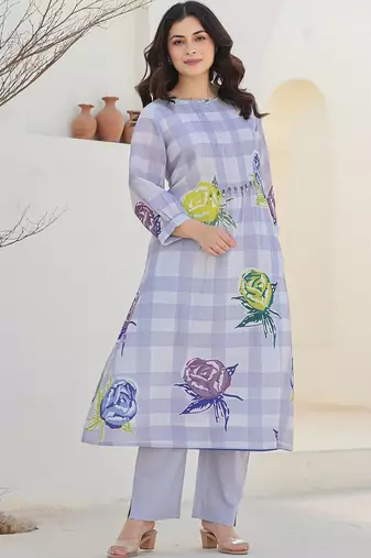 Women Floral Printed Regular Beads and Stones Pure Cotton Kurta with Trousers