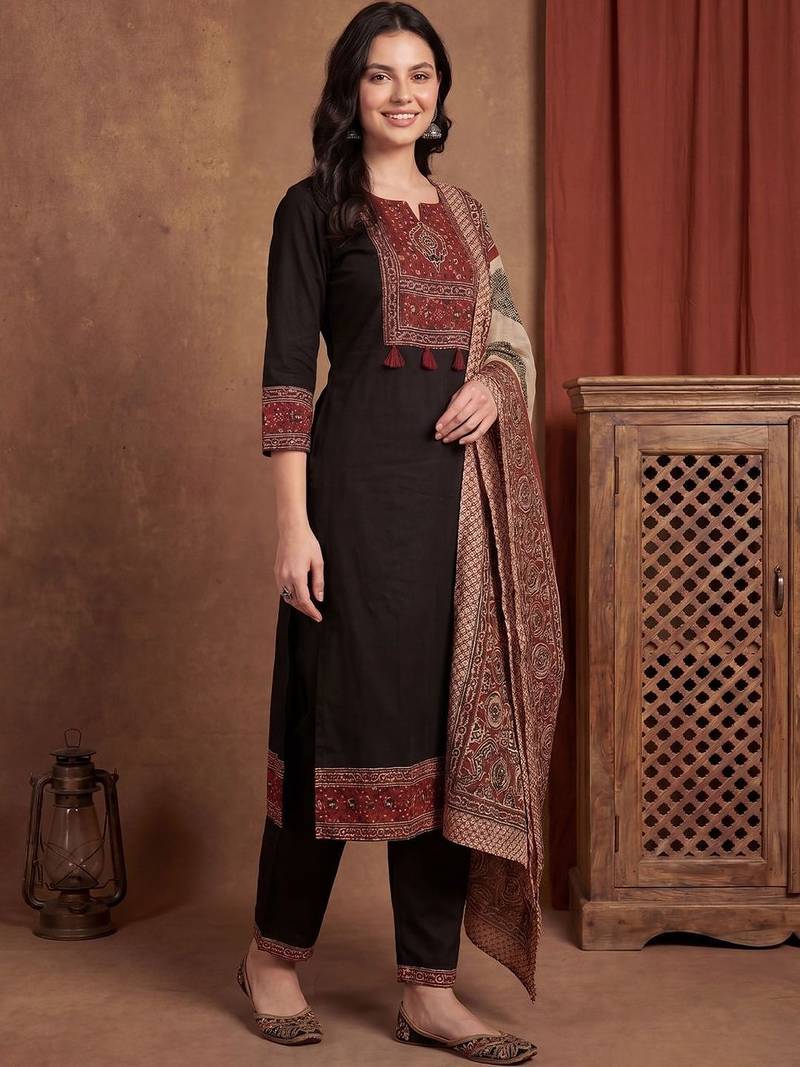 Women Ethnic Motifs Printed Regular Pure Cotton Kurta with Trousers & With Dupatta