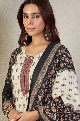 Ethnic Motifs Printed Round Neck  Cotton Kurta With Trousers & Dupatta