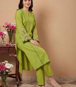 Women Floral Embroidered Regular Thread Work Kurta with Trousers