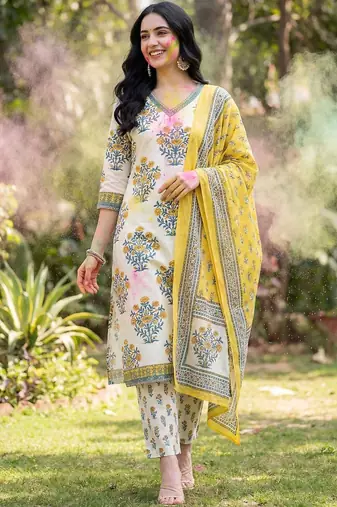 Women Floral Printed Regular Pure Cotton Kurta with Trousers & With Dupatta