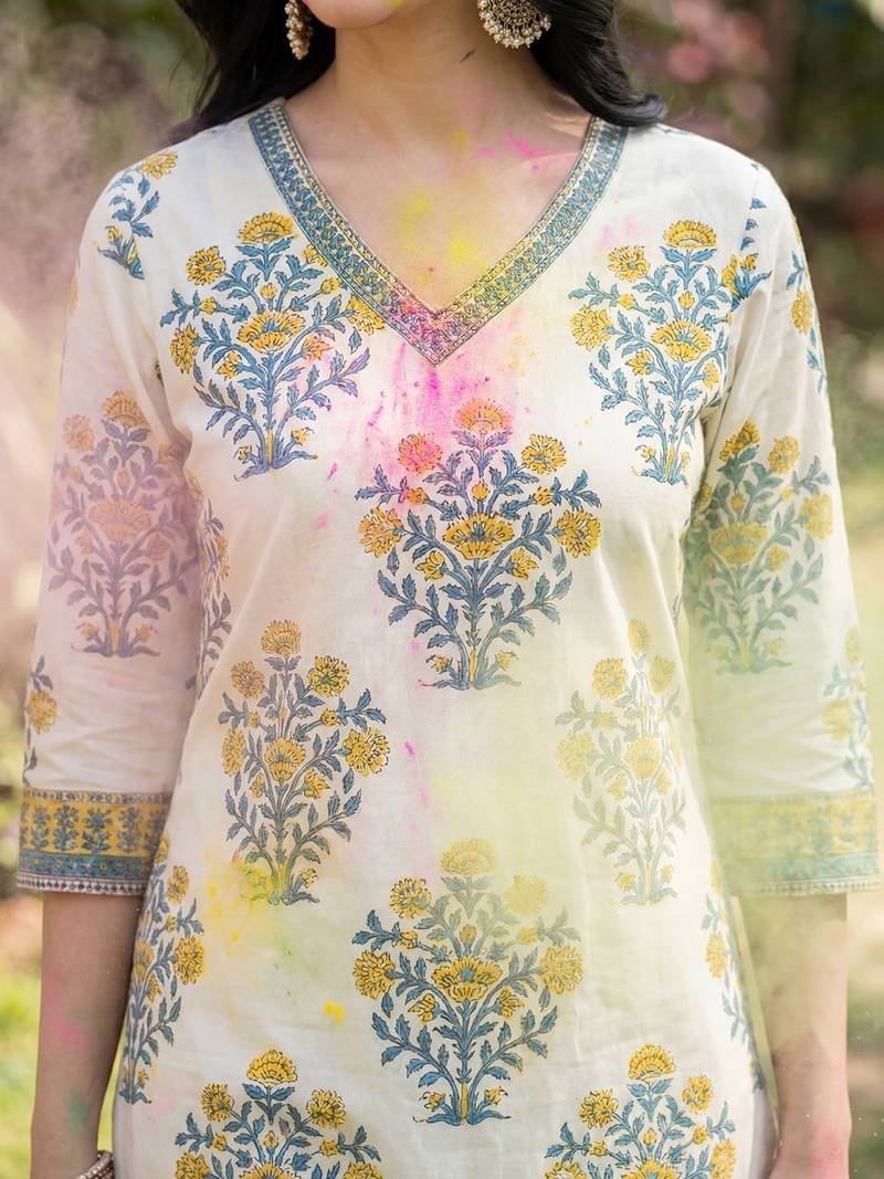 Women Floral Printed Regular Pure Cotton Kurta with Trousers & With Dupatta