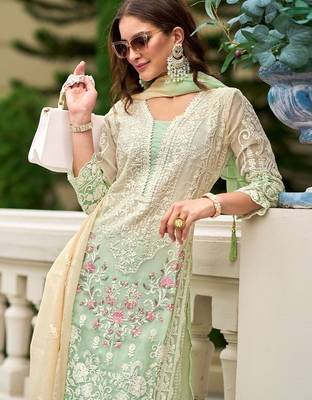 Women Floral Embroidered Regular Thread Work Kurta with Trousers & With Dupatta 1