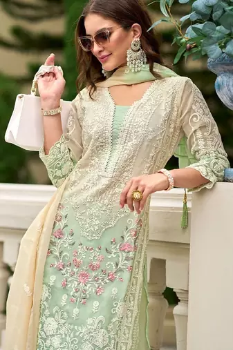 Women Floral Embroidered Regular Thread Work Kurta with Trousers & With Dupatta
