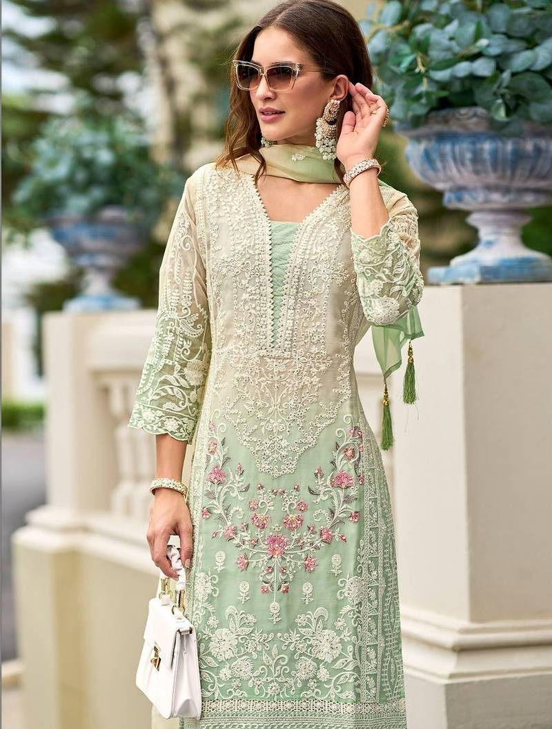 Women Floral Embroidered Regular Thread Work Kurta with Trousers & With Dupatta