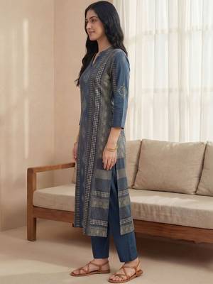 Women Ethnic Motifs Printed Regular Pure Cotton Kurta with Trousers 4