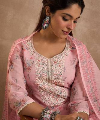 Women Floral Printed Linen Kurta with Trousers & Dupatta 2