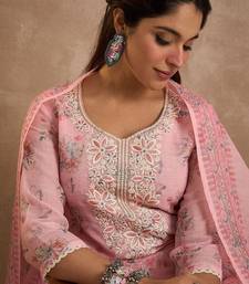 Women Floral Printed Linen Kurta with Trousers & Dupatta