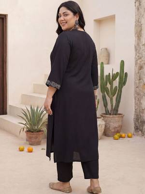 Plus Size Black Embroidered Straight Kurta Trousers Set 6