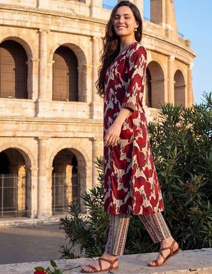 Women Floral Printed Regular Pure Cotton Kurta with Trousers 4