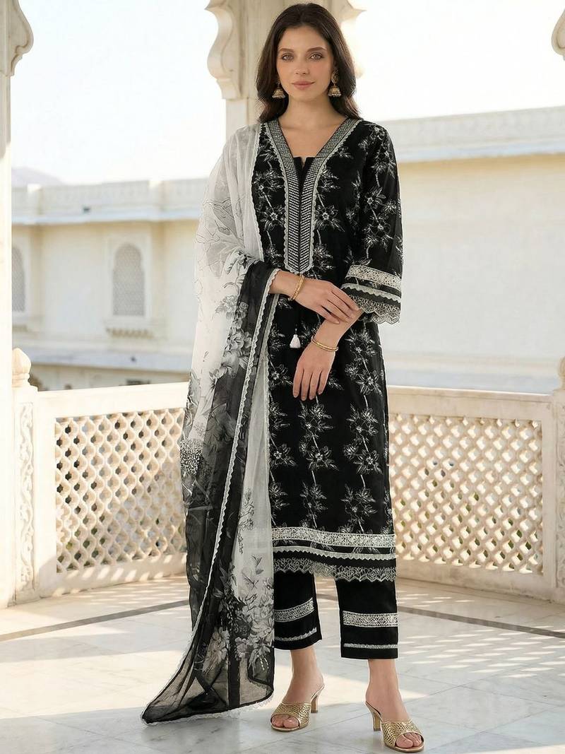Women Floral Actual Embroidery Regular Thread Work Pure Cotton Kurta Set