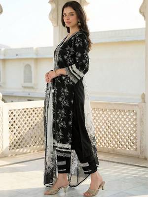 Women Floral Actual Embroidery Regular Thread Work Pure Cotton Kurta Set 4