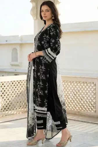 Women Floral Actual Embroidery Regular Thread Work Pure Cotton Kurta Set