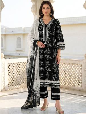 Women Floral Actual Embroidery Regular Thread Work Pure Cotton Kurta Set 5