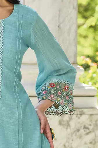 Women Floral Yoke Design Regular Thread Work Linen Kurta with Trousers & With Dupatta